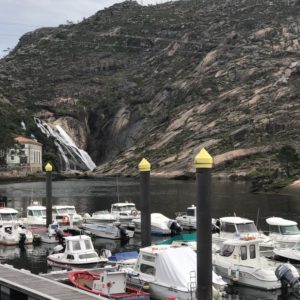 スペイン巡礼　カミーノ　フィステーラへのバスツアー　Ezora（エソラ）の滝